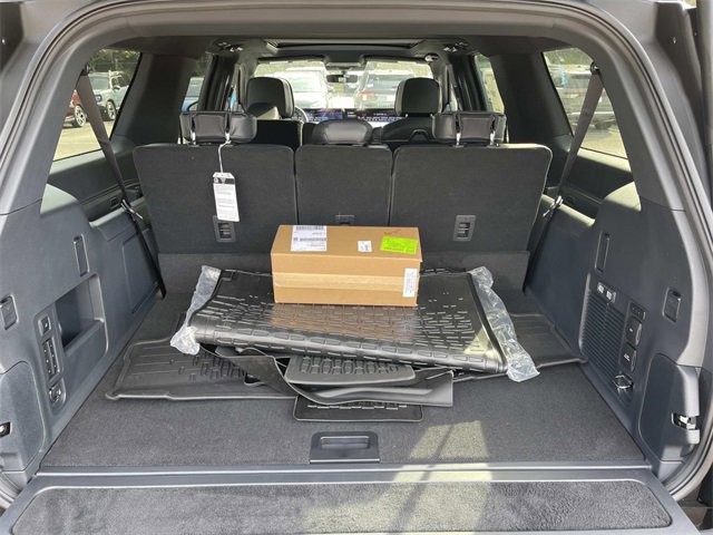 New 2025 Lincoln Navigator L Reserve w/ Jet Appearance Package image 12