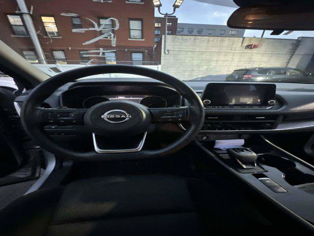 Used 2024 Nissan Rogue SV AWD/4WD image 17