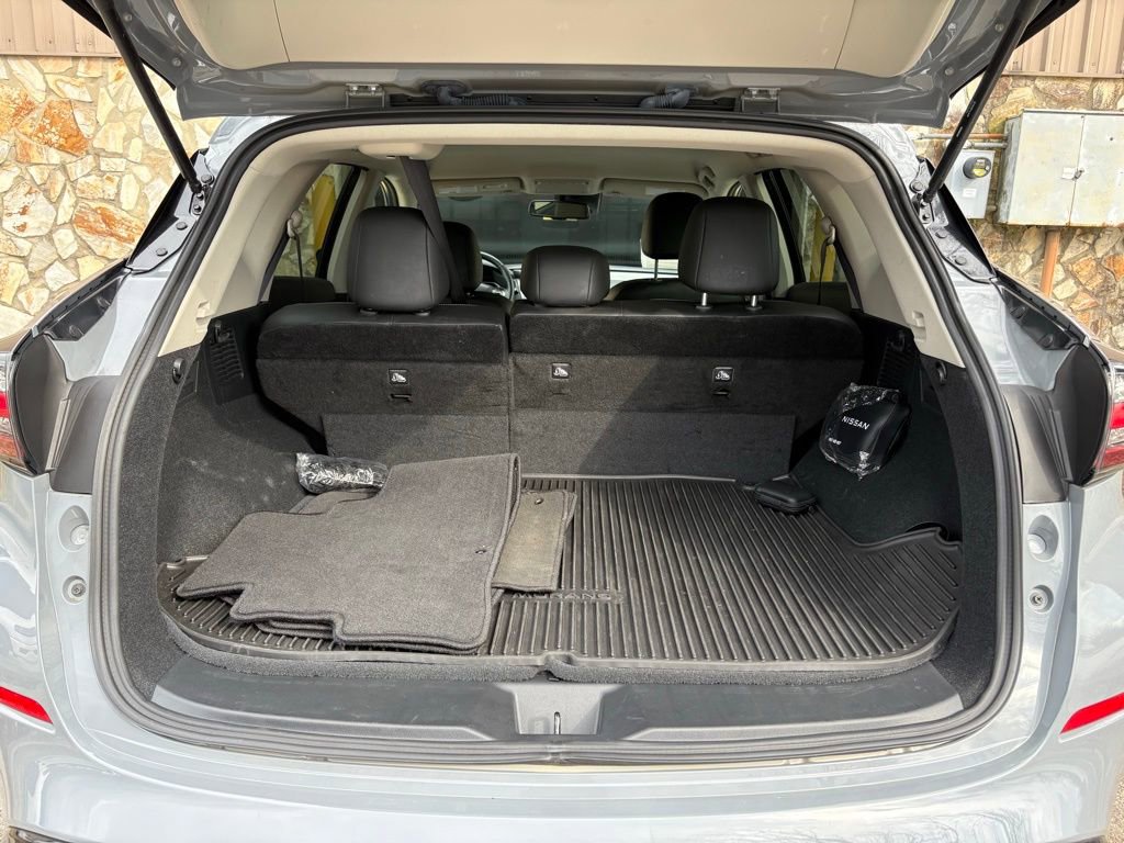 Used 2024 Nissan Murano SV w/ SV Midnight Edition Package image 16