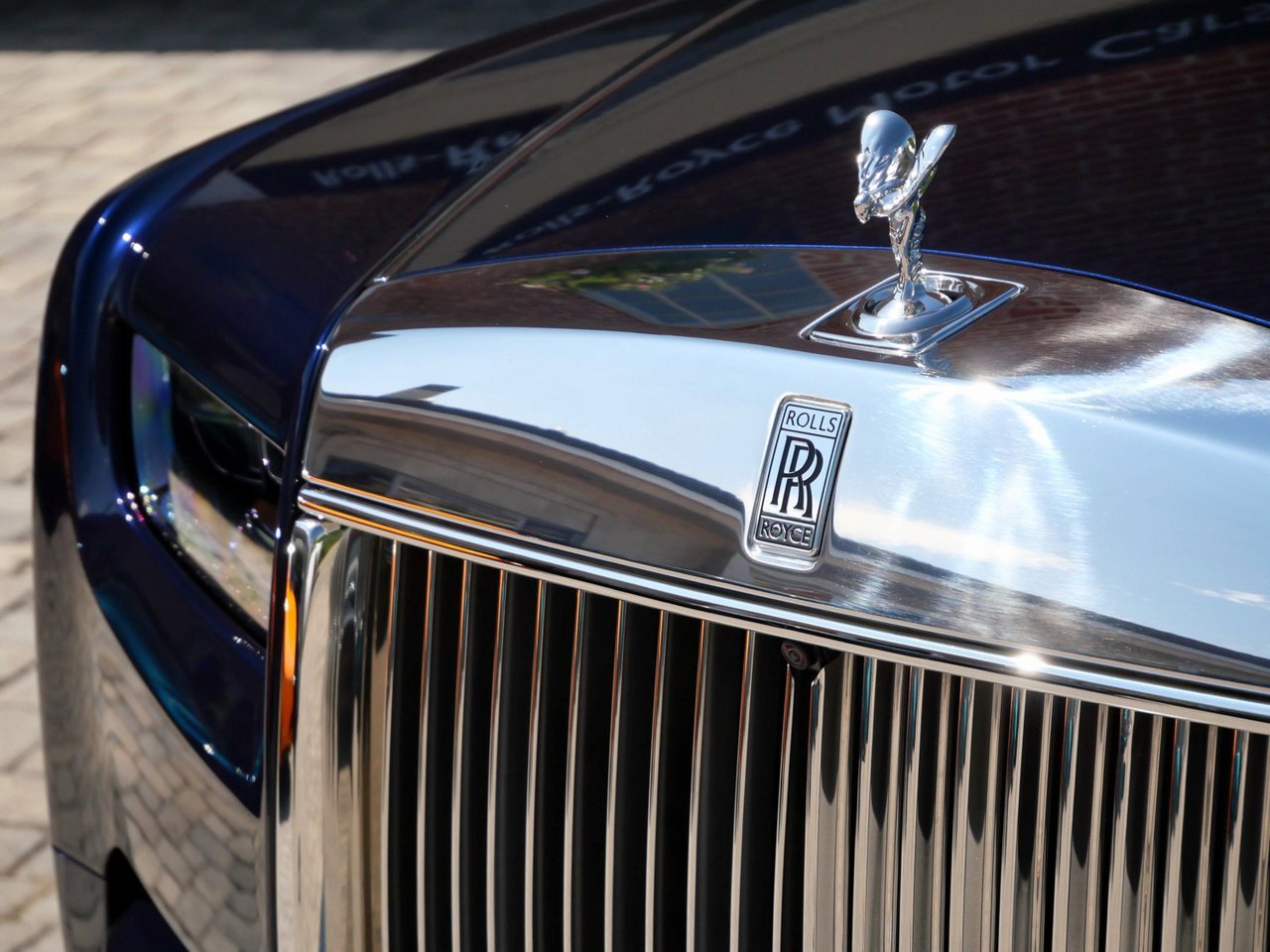 New 2025 Rolls-Royce Phantom Sedan w/ Leather Finishing Pack image 7