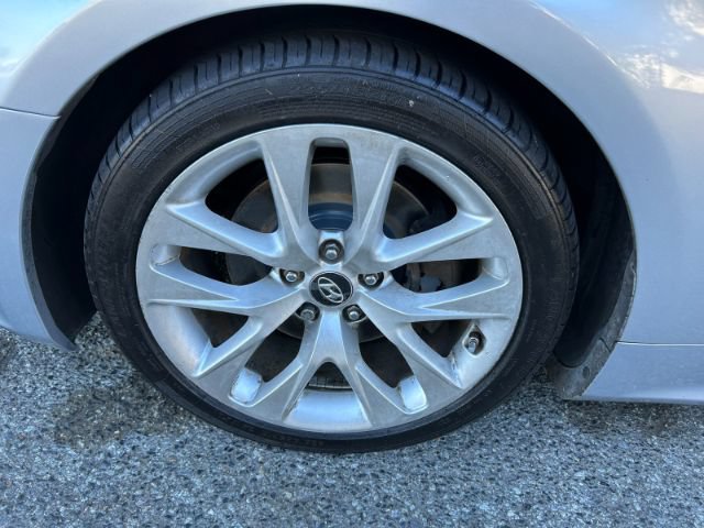 Used 2013 Hyundai Genesis 2.0T RWD image 31
