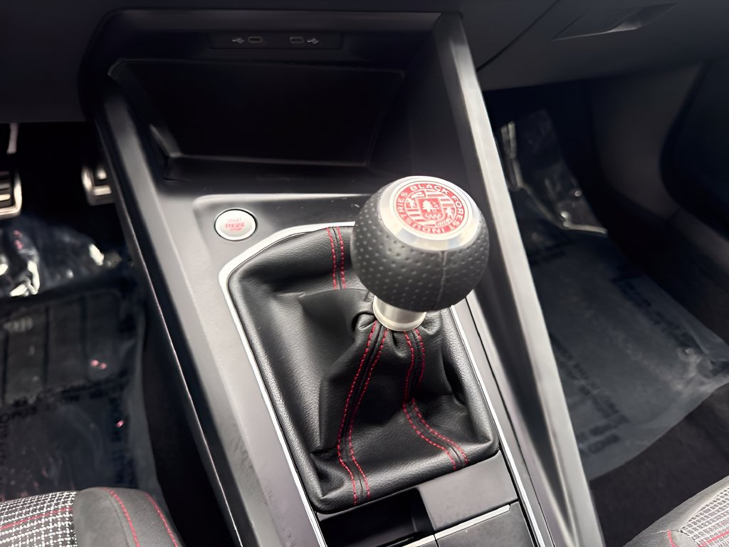 Used 2022 Volkswagen GTI SE FWD image 14