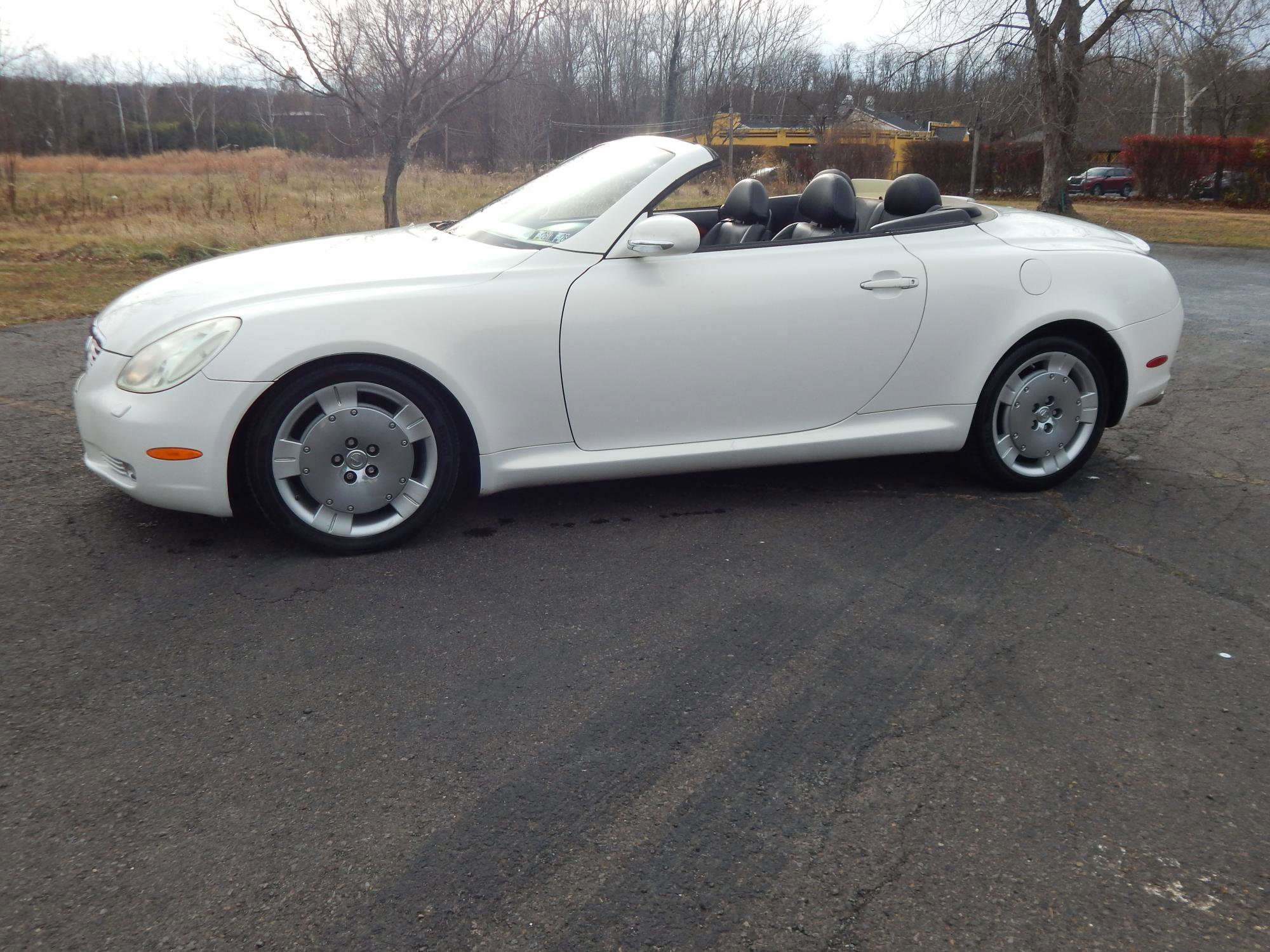 Used 2005 Lexus SC 430 CONVERTIBLE 2-DR w/ Preferred Accessory Pkg image 3