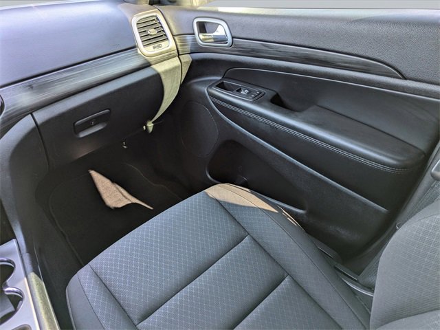 Used 2019 Jeep Grand Cherokee Laredo w/ 18" Wheel & 8.4" Radio Group image 32
