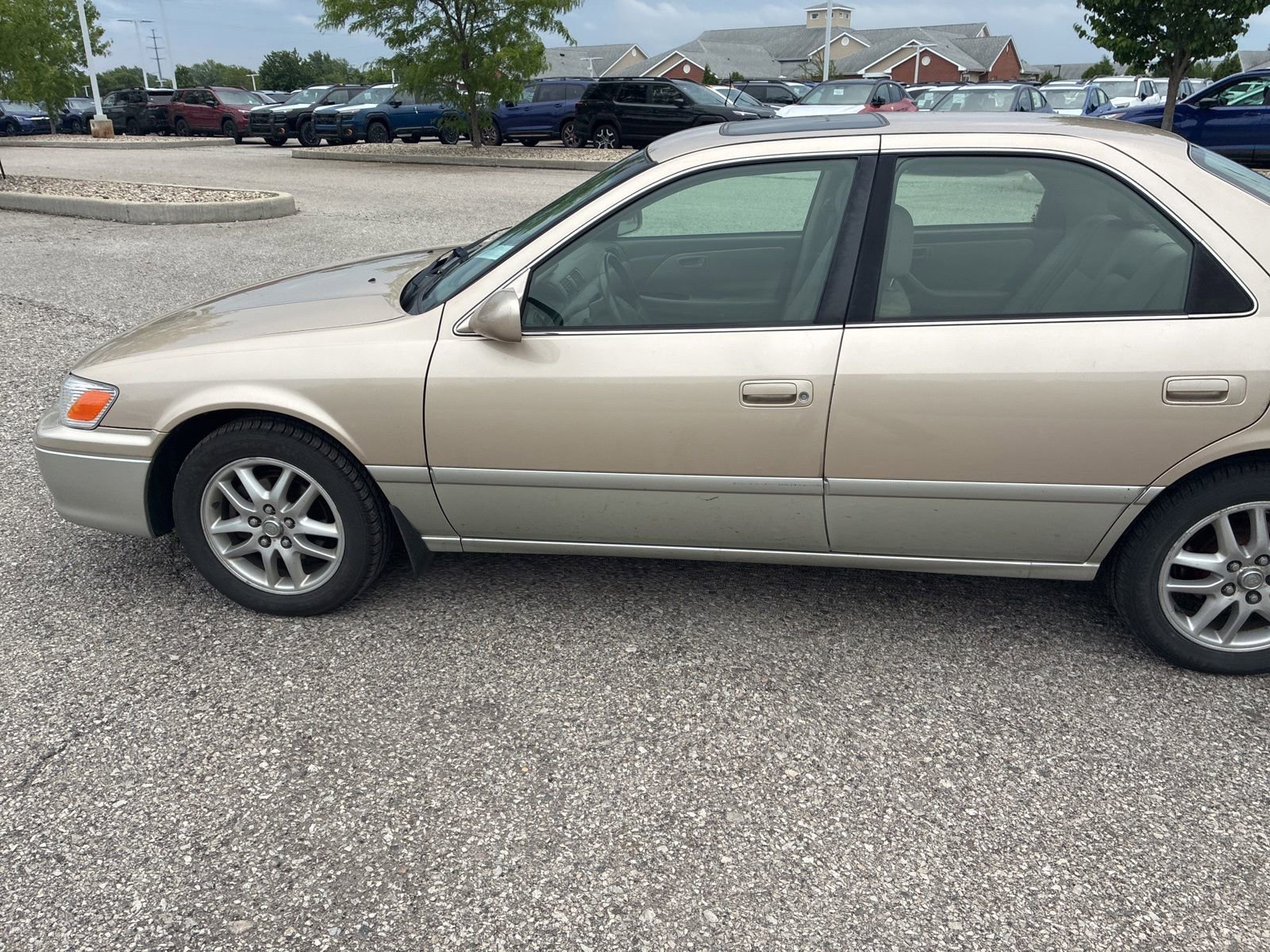 Used 2001 Toyota Camry XLE FWD image 14
