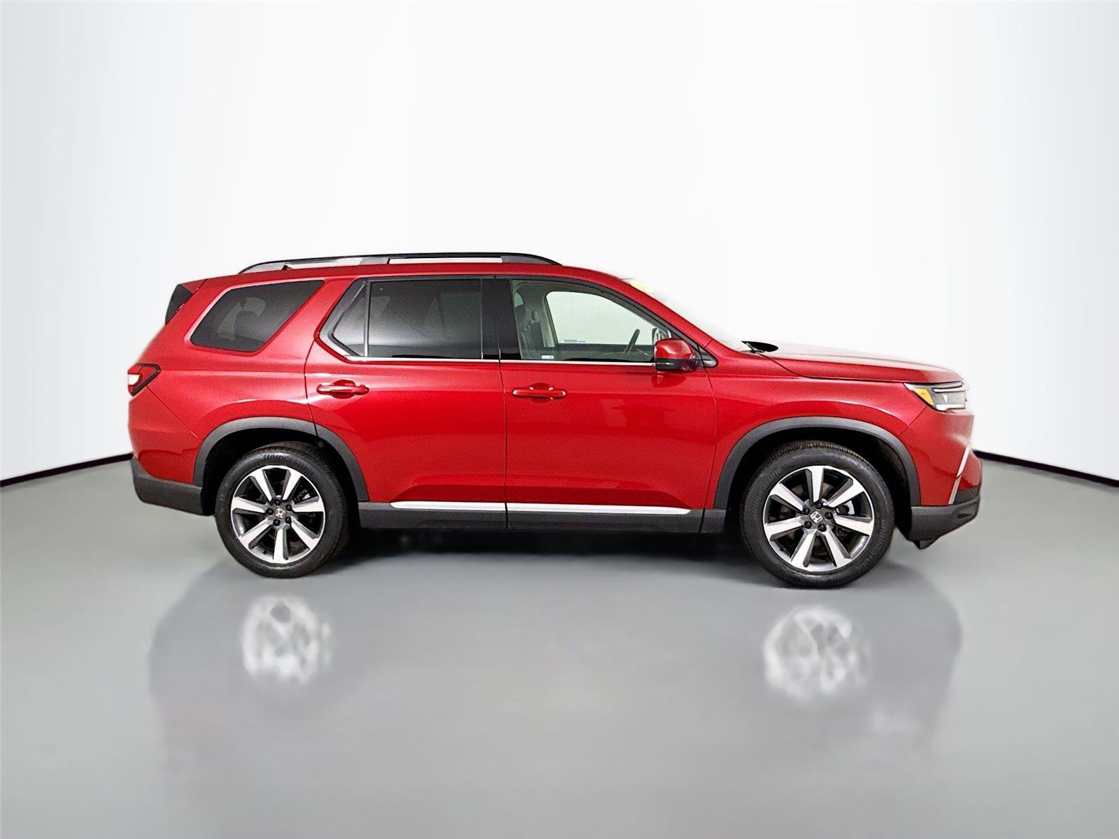 Used 2023 Honda Pilot Touring image 8