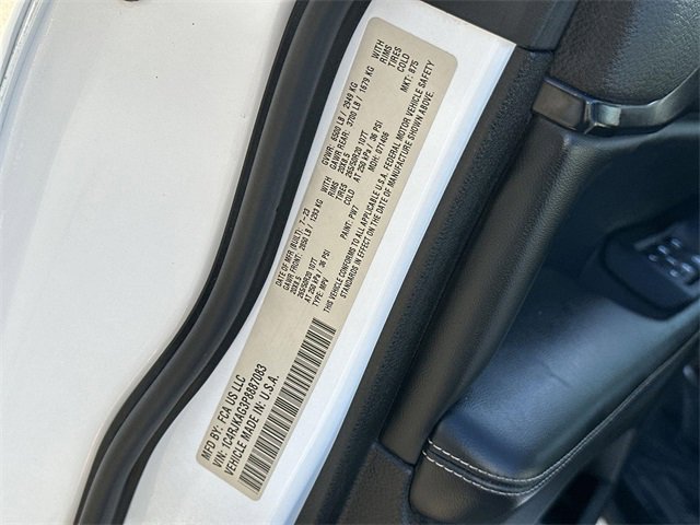 Used 2023 Jeep Grand Cherokee L Laredo image 33