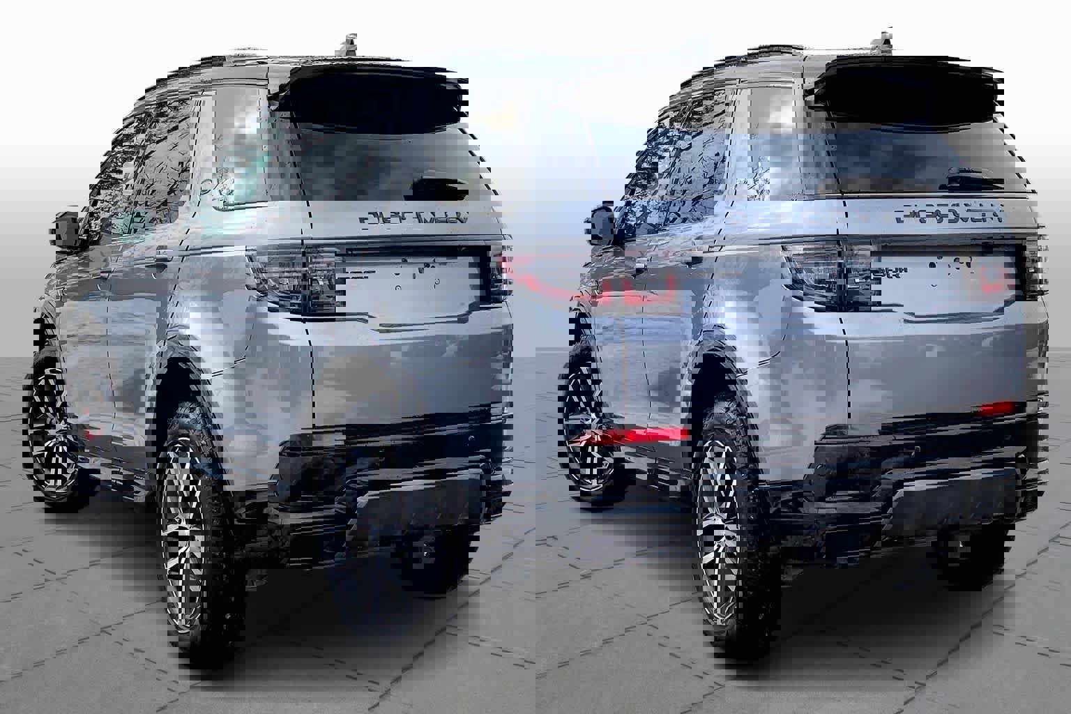 Certified 2025 Land Rover Discovery Sport Dynamic SE image 11
