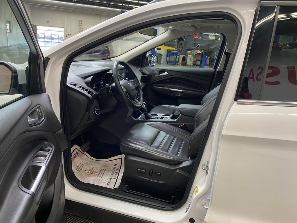 Used 2019 Ford Escape SEL image 19