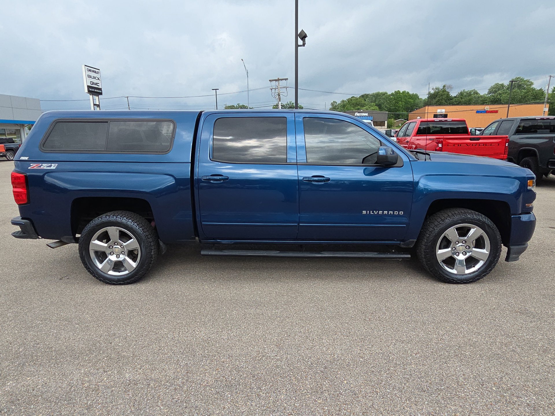 Used 2017 Chevrolet Silverado 1500 LT w/ All Star Edition AWD/4WD image 11
