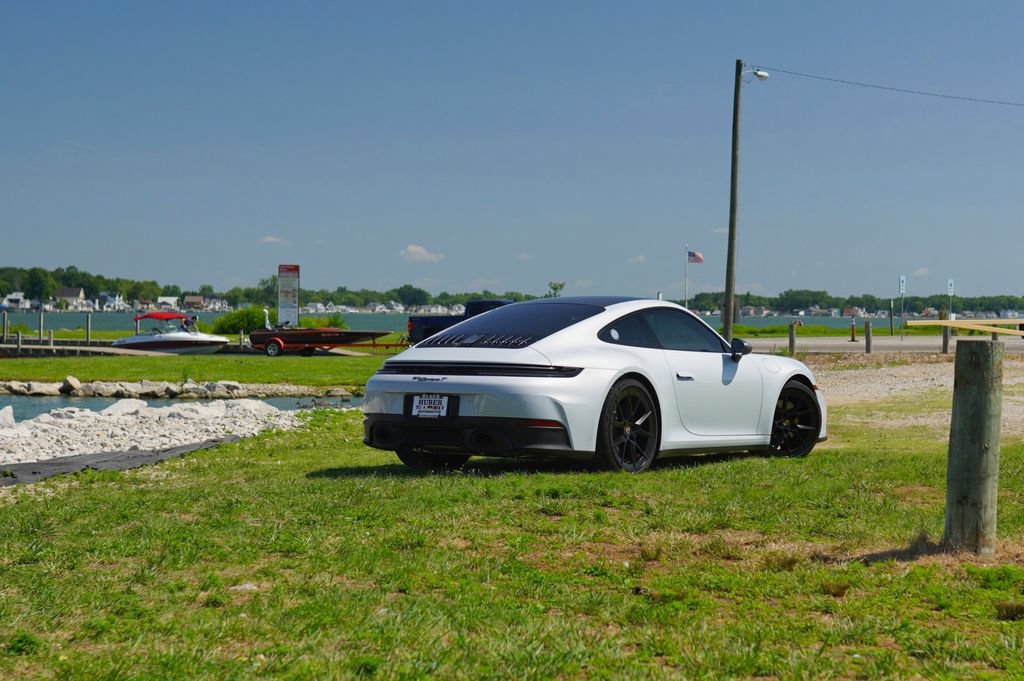 Used 2025 Porsche 911 Carrera T RWD image 3