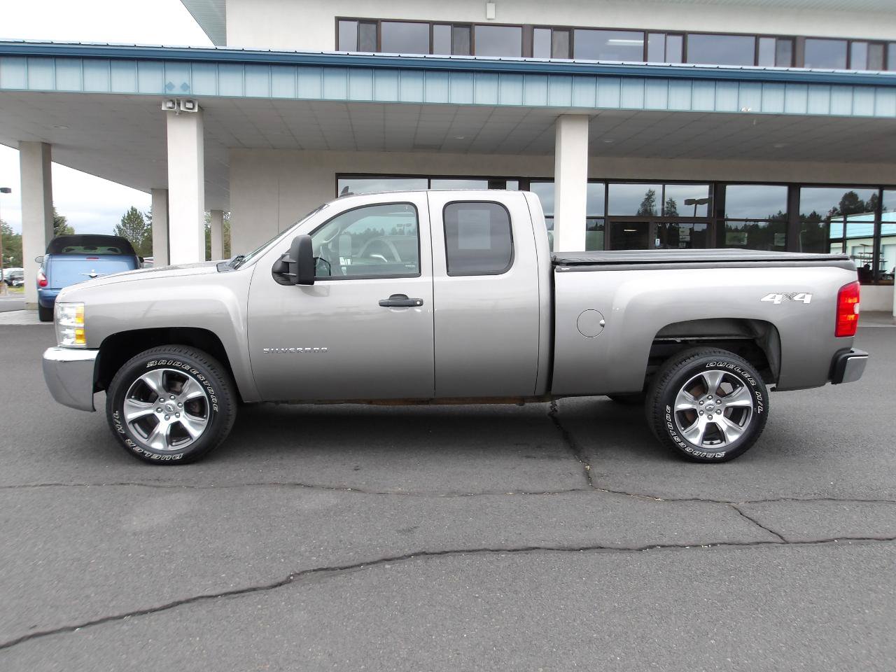 Used 2013 Chevrolet Silverado 1500 LT w/ All-Star Edition AWD/4WD image 2