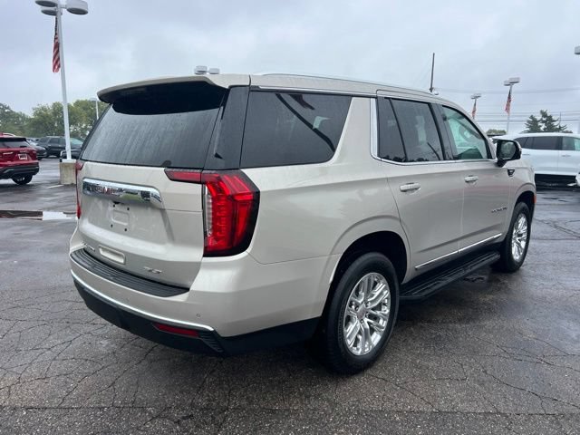 Used 2023 GMC Yukon SLT w/ SLT Luxury Package AWD/4WD image 5