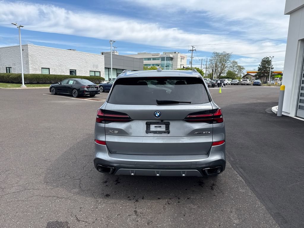 Certified 2024 BMW X5 xDrive50e w/ Executive Package AWD/4WD image 4