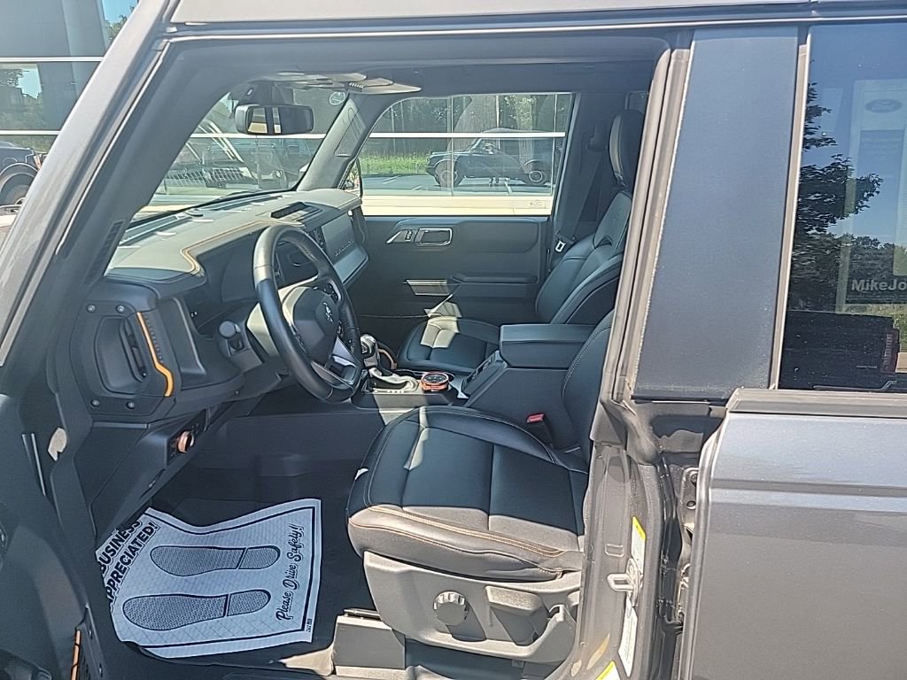 Used 2024 Ford Bronco Badlands image 9