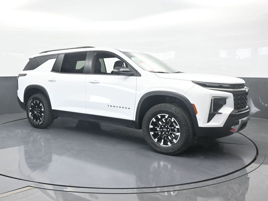 Used 2024 Chevrolet Traverse Z71 w/ Enhanced Driving Package image 8