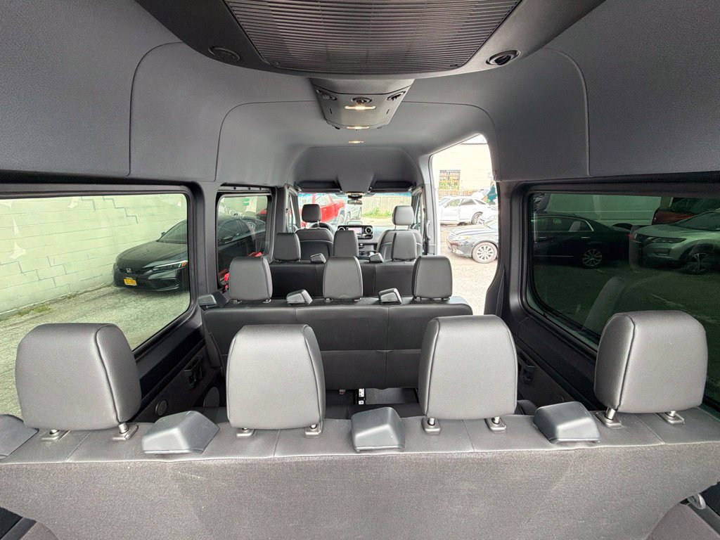 Used 2025 Mercedes-Benz Sprinter 2500 image 15