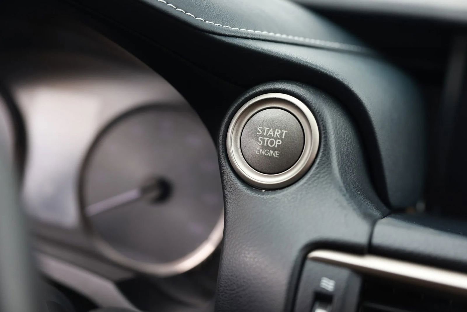 Used 2017 Lexus IS 200t RWD image 31