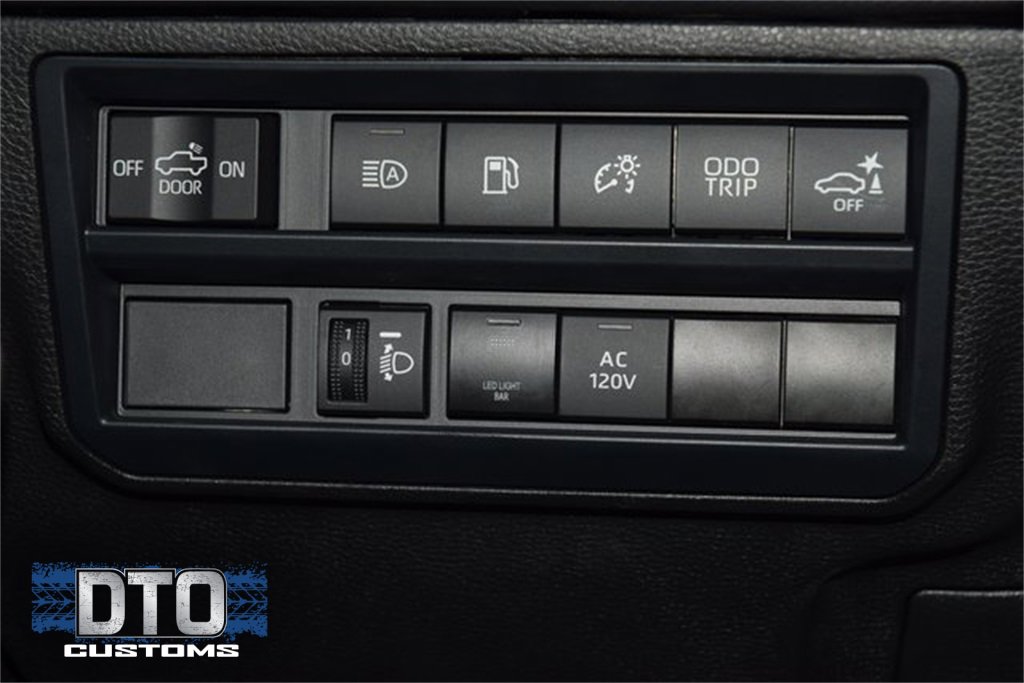 Used 2024 Toyota Tundra Limited w/ Power Package image 32