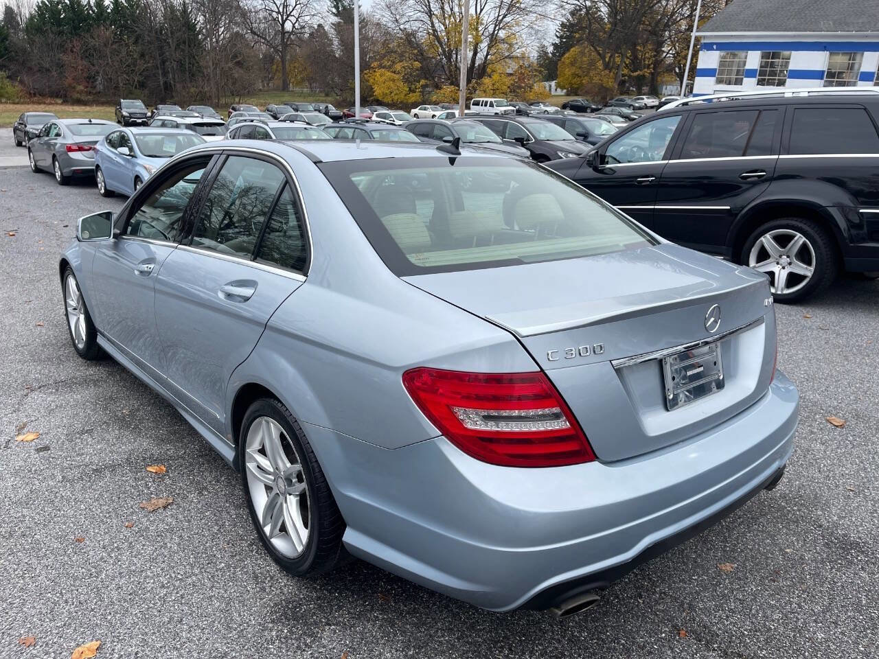 Used 2013 Mercedes-Benz C 300 4MATIC Sedan image 4