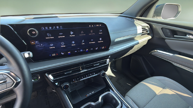 Used 2026 Chevrolet Traverse LT w/ Driver Confidence Package FWD image 26