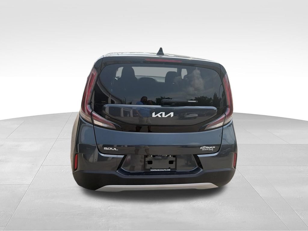 Used 2025 Kia Soul LX w/ LX Technology Package FWD video 4