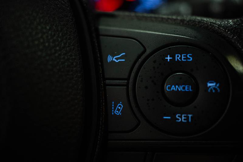 Used 2021 Toyota RAV4 XLE FWD image 18