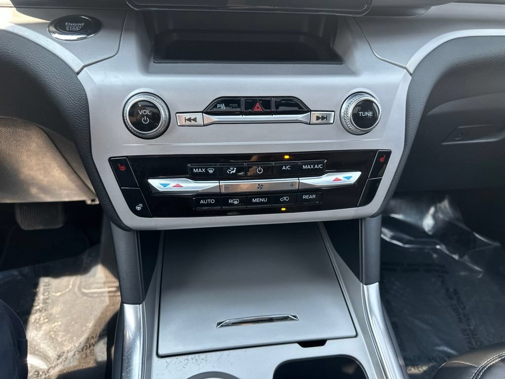 Certified 2024 Ford Explorer XLT w/ Equipment Group 202A AWD/4WD image 46