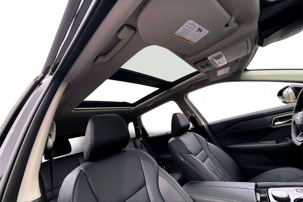New 2026 Nissan Rogue Platinum image 31