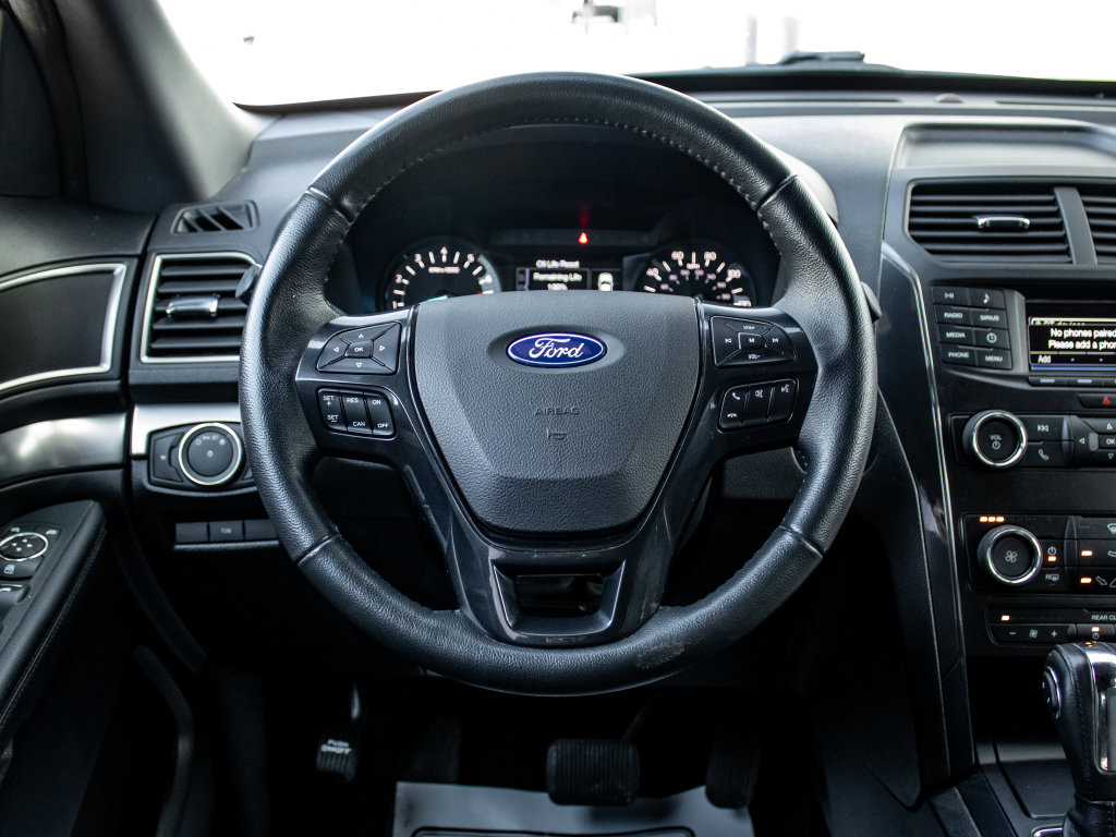 Used 2018 Ford Explorer XLT image 28