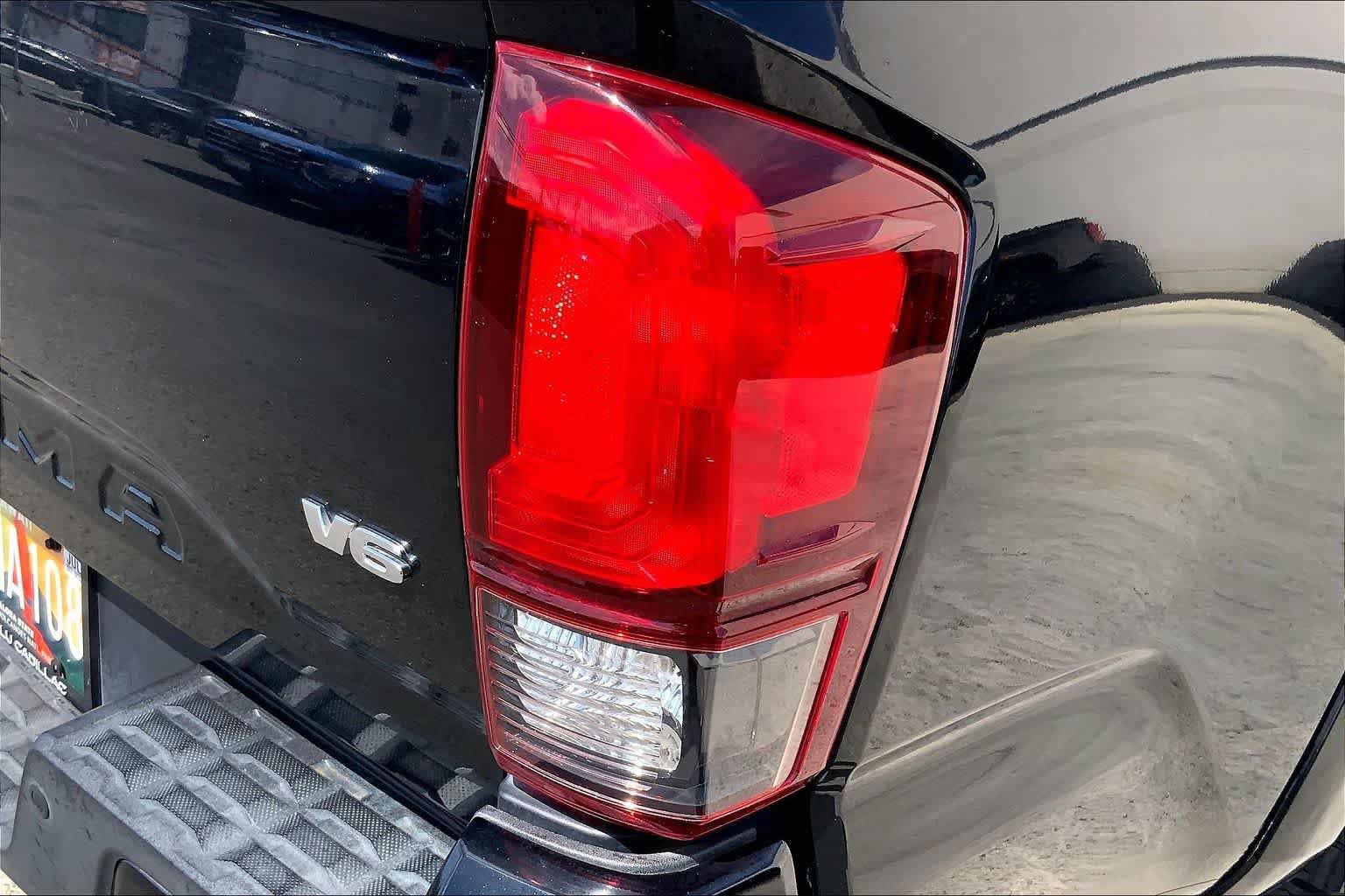 Used 2019 Toyota Tacoma 2WD Double Cab image 32