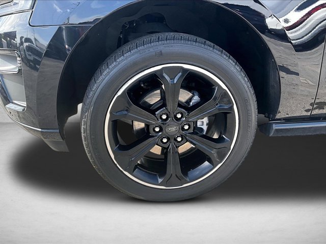 Used 2022 Ford Expedition Max Limited image 10