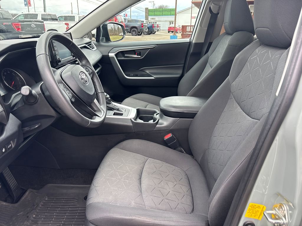 Used 2020 Toyota RAV4 XLE w/ Convenience Package image 23