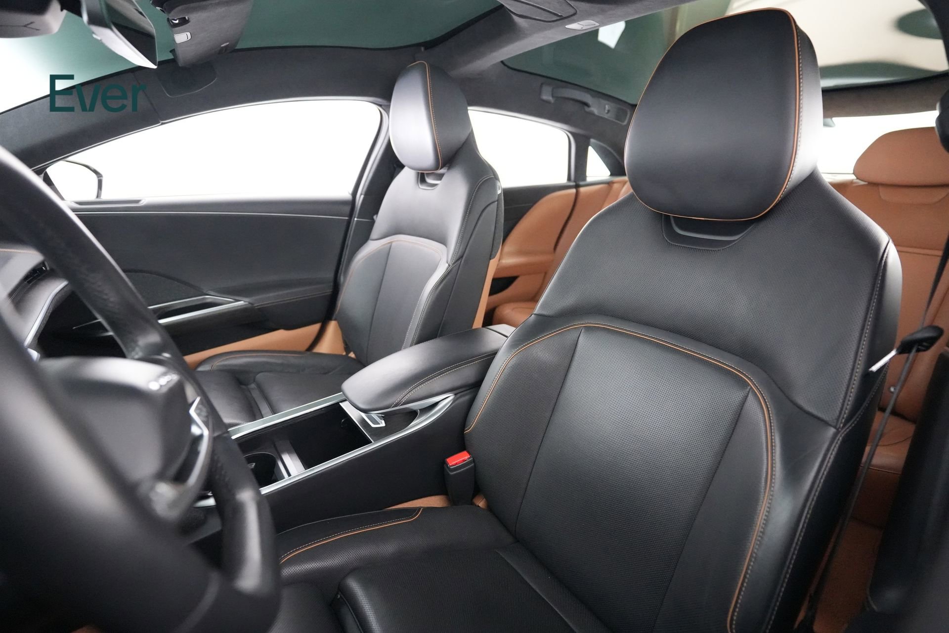 Used 2023 Lucid Air Touring image 4