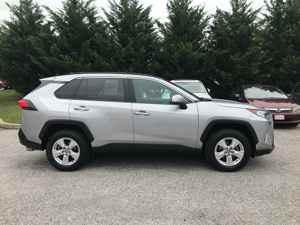Used 2021 Toyota RAV4 XLE AWD/4WD image 8