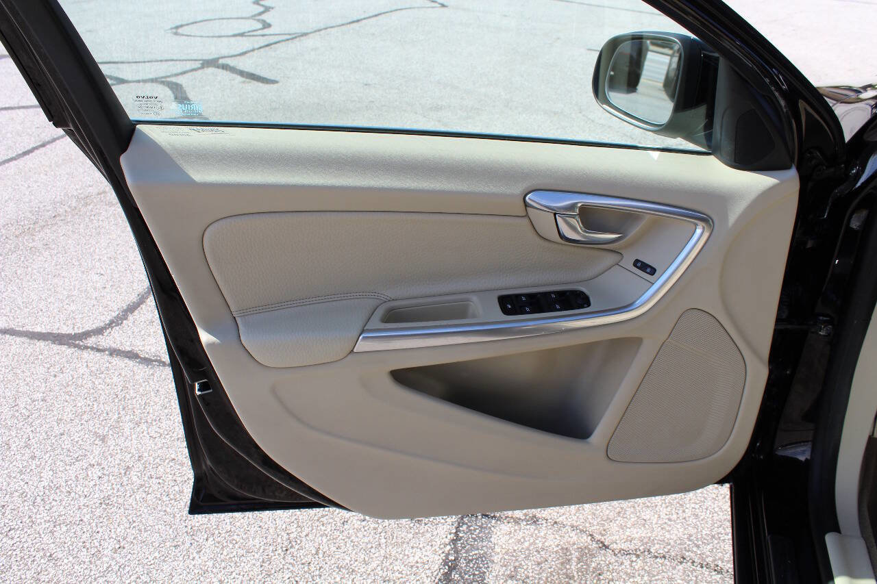 Used 2012 Volvo S60 T5 w/ Climate Pkg image 14