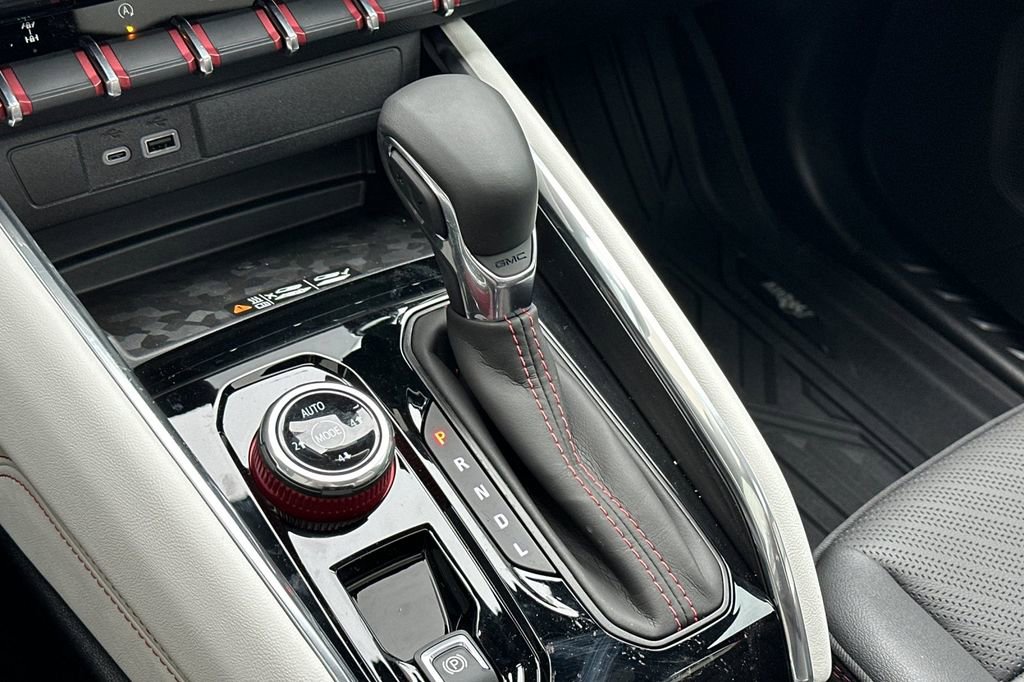 New 2026 GMC Canyon AT4X w/ AT4X AEV Edition AWD/4WD image 18