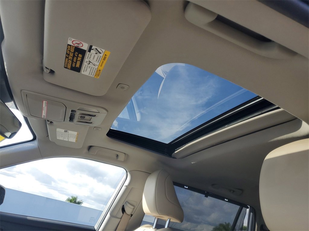 Used 2024 Toyota Highlander XLE image 19