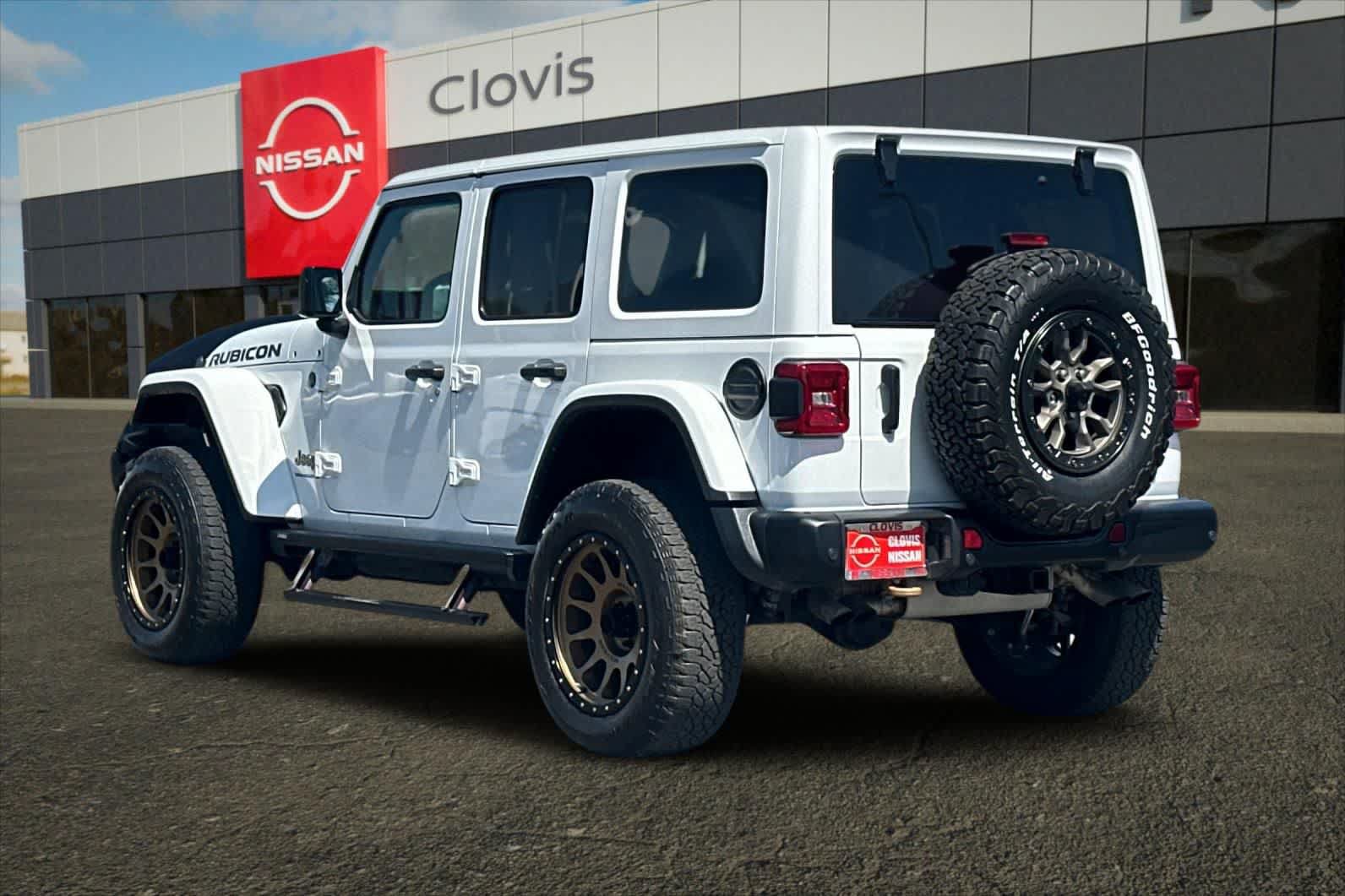 Used 2023 Jeep Wrangler Unlimited Rubicon 392 w/ Trailer Tow Package AWD/4WD image 7