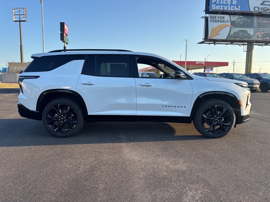 Used 2027 Chevrolet Traverse RS w/ LPO, Floor Liner Package FWD image 8