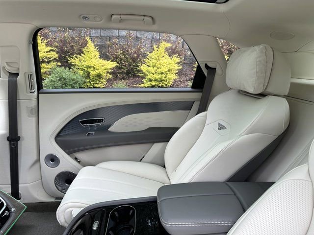 New 2024 Bentley Bentayga Extended Wheelbase image 39