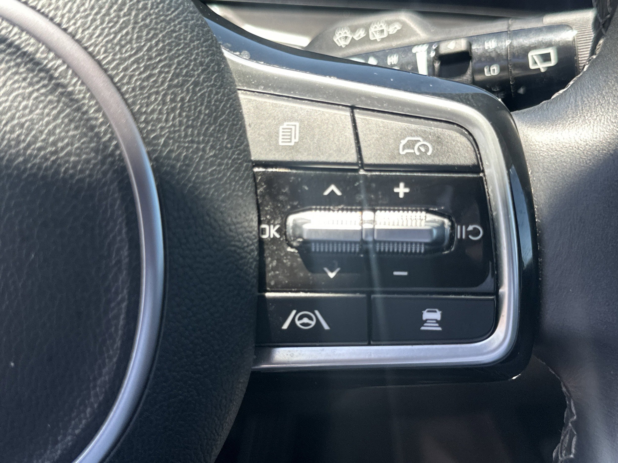 Used 2024 Kia Sorento S FWD image 25