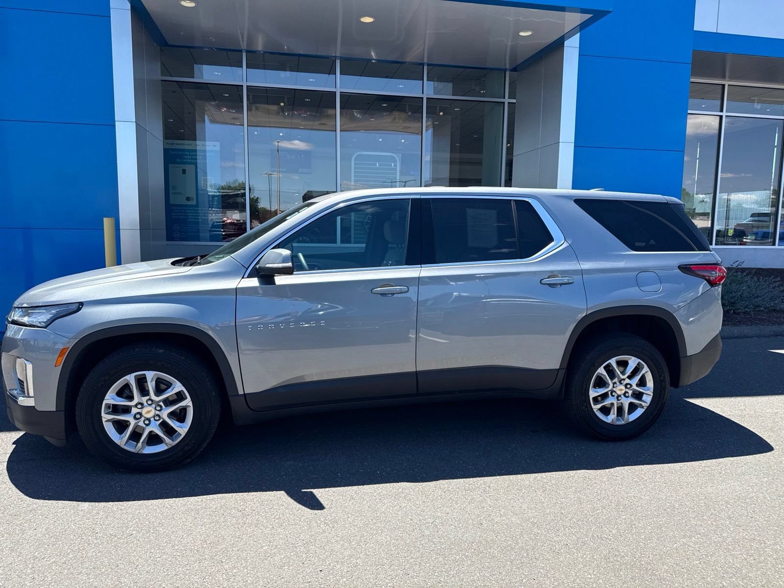 Used 2023 Chevrolet Traverse LS w/ Safety Package AWD/4WD image 9