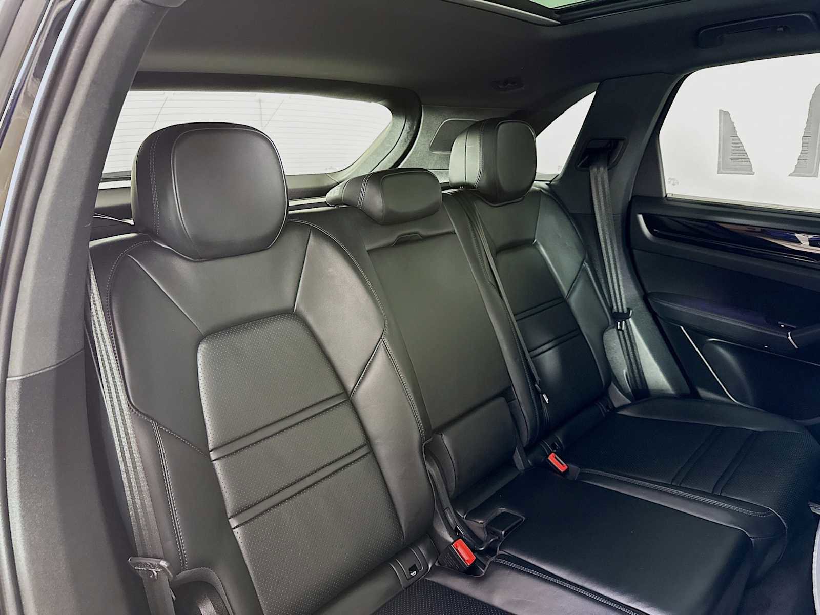 Used 2022 Porsche Cayenne image 26