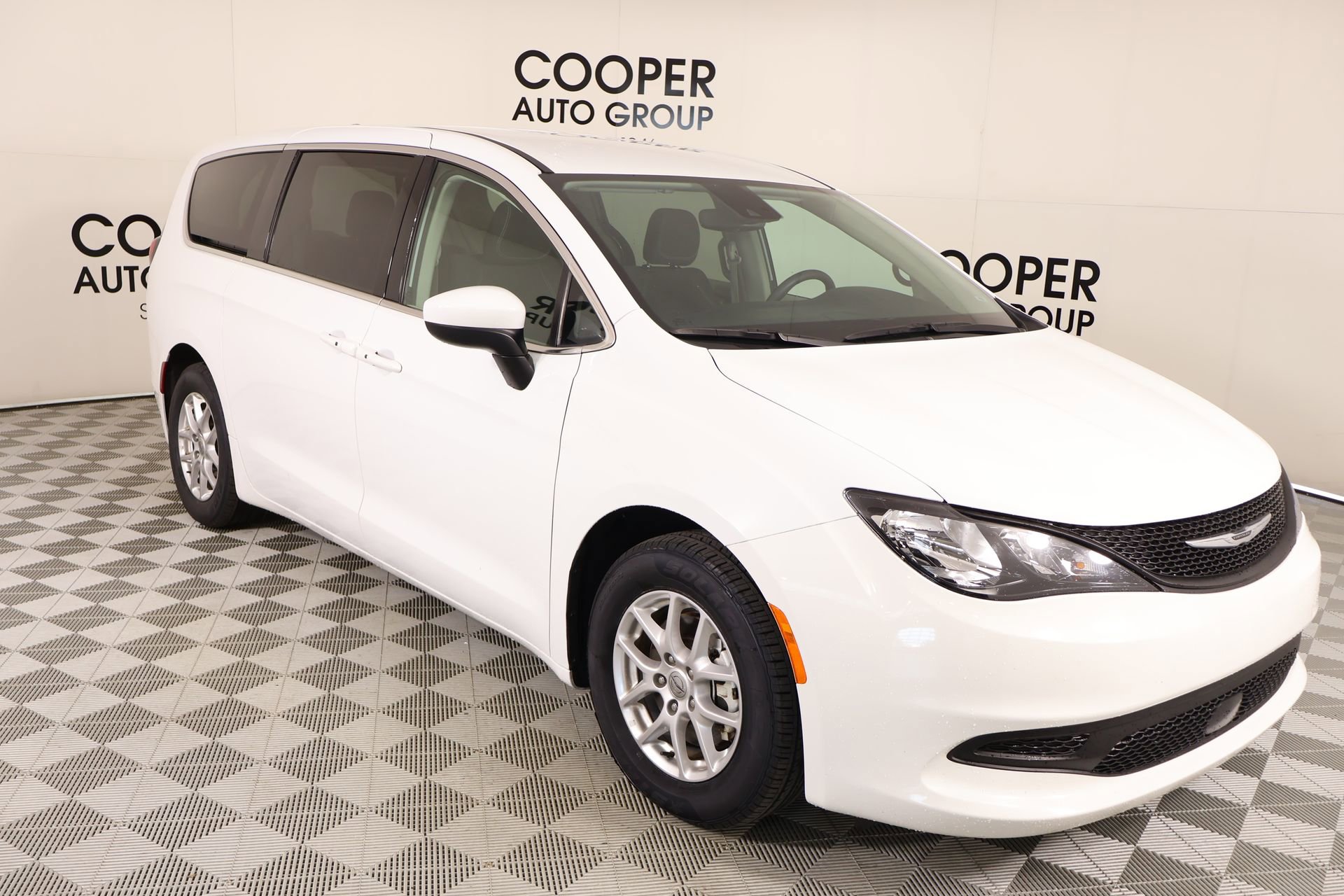 Used 2023 Chrysler Voyager LX