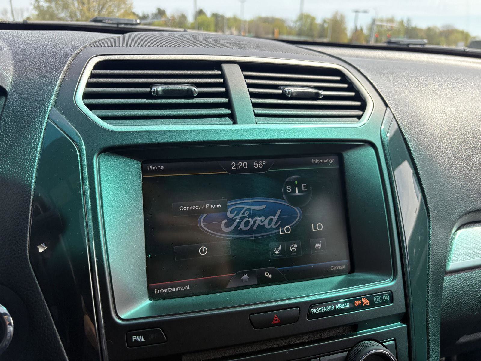Used 2016 Ford Explorer XLT w/ Equipment Group 202A AWD/4WD image 9