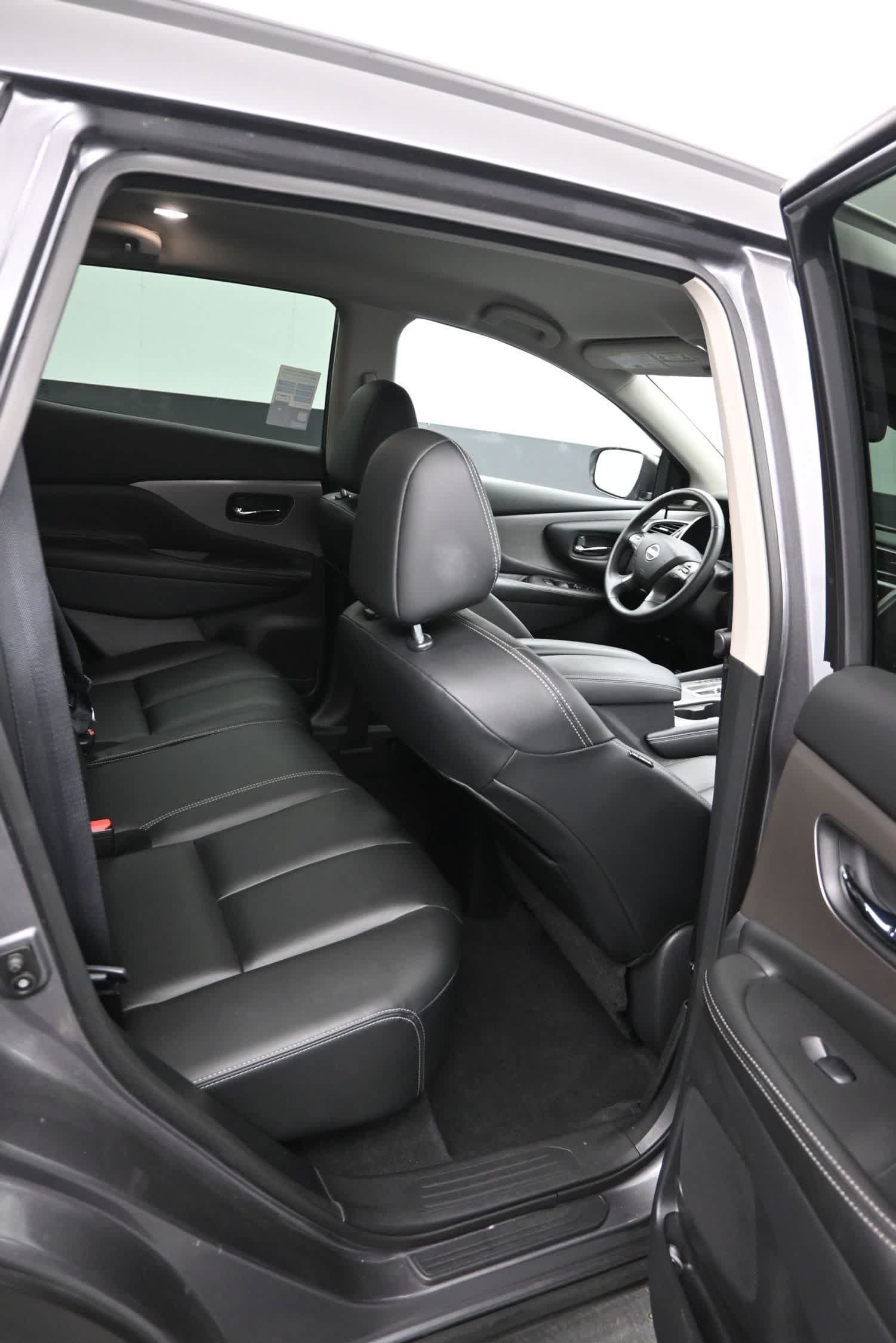 Used 2022 Nissan Murano SV AWD/4WD image 13