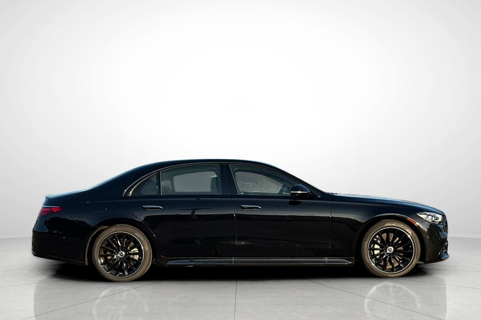 New 2025 Mercedes-Benz S 580 4MATIC Sedan image 30