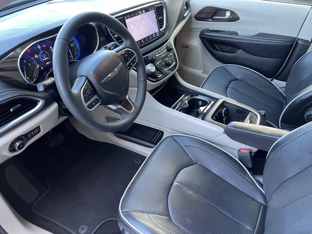 Used 2022 Chrysler Pacifica Limited FWD image 11