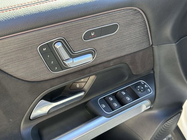 Used 2023 Mercedes-Benz GLB 250 image 23